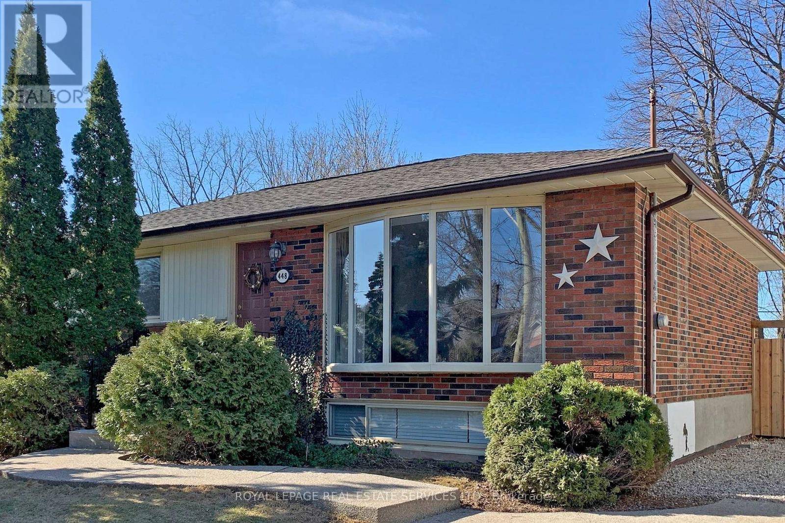 Oakville (wo West), ON L6L3N8,448 SOUTHLAND CRESCENT