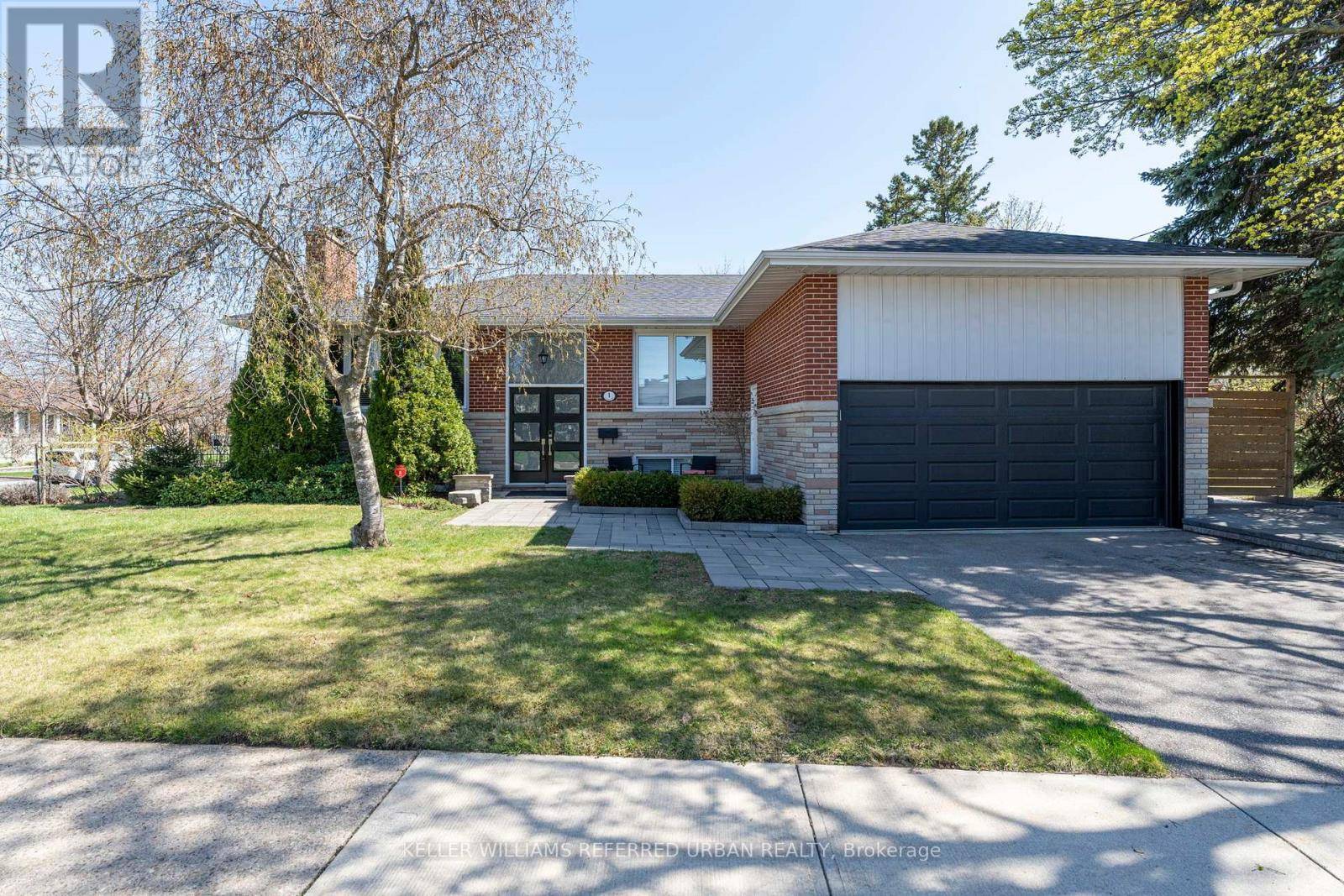 Toronto (kingsview Village-the Westway), ON M9P3L4,1 ROWSE CRESCENT
