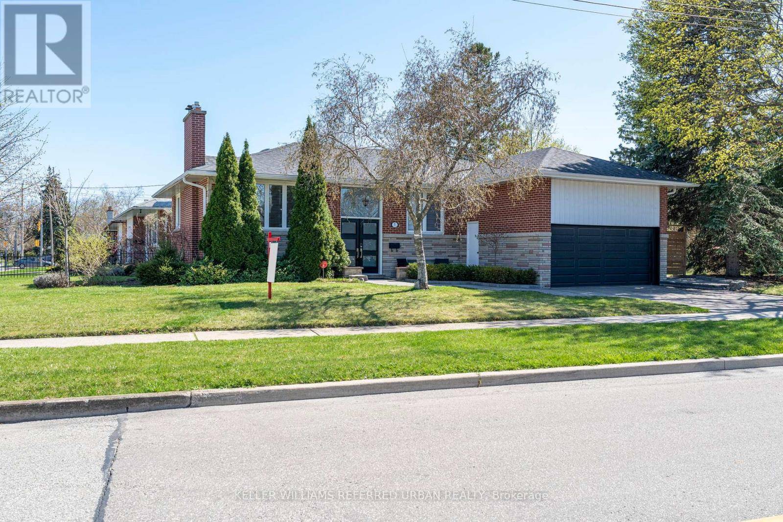Toronto (kingsview Village-the Westway), ON M9P3L4,1 ROWSE CRESCENT