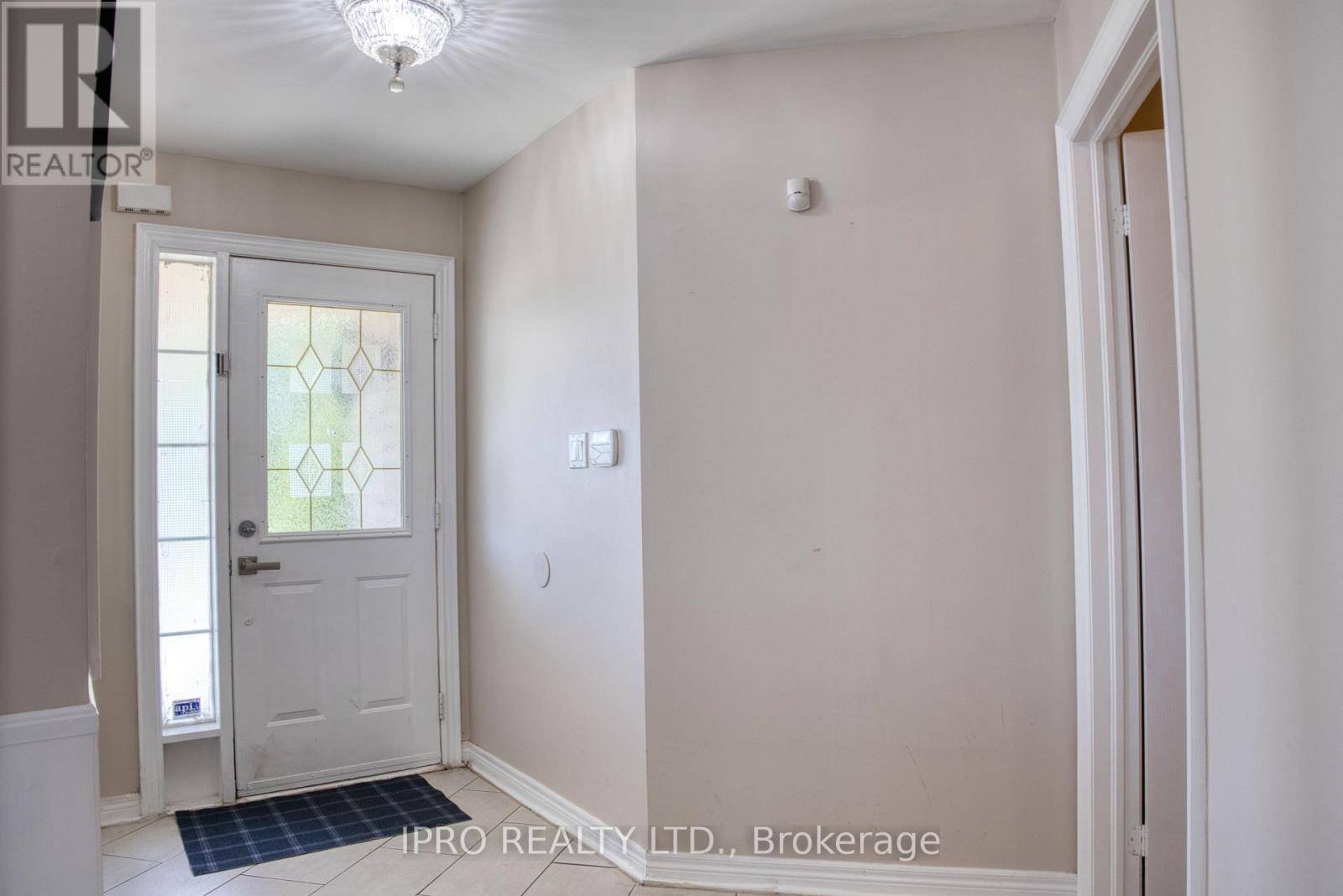 Mississauga (meadowvale), ON L5N7N8,3194 World Series CT #UPPER
