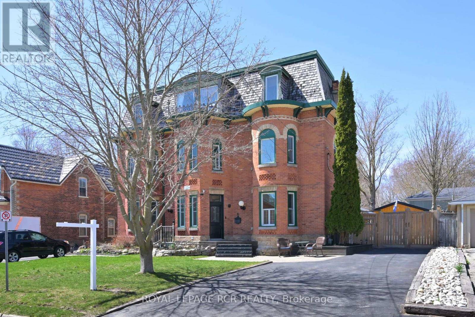 Orangeville, ON L9W2L5,16 WELLINGTON STREET
