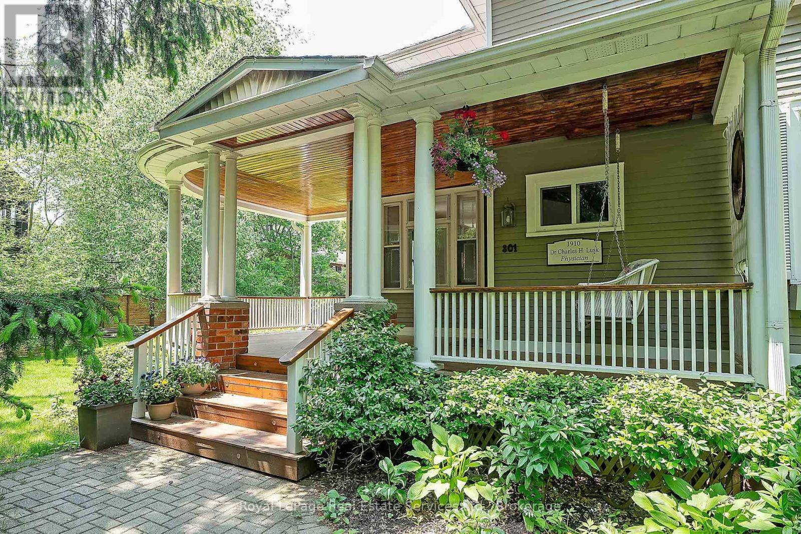 Oakville (oo Old Oakville), ON L6J1T2,301 PALMER AVENUE