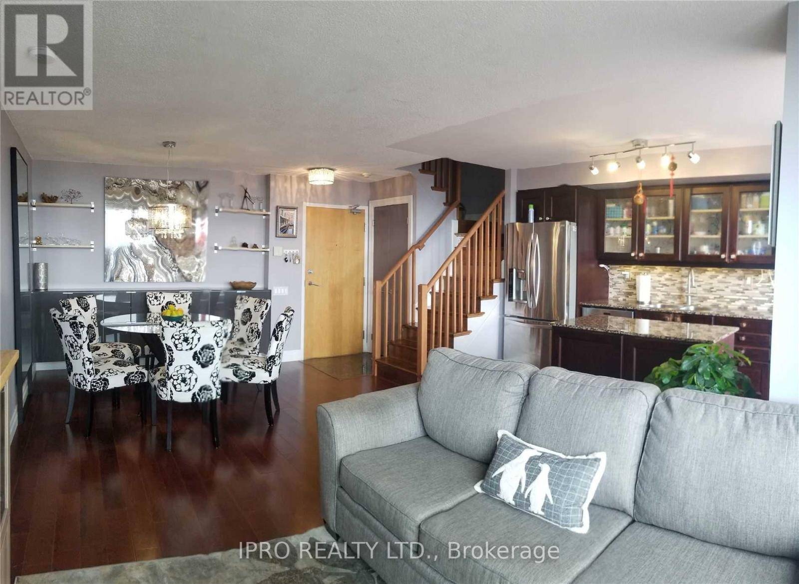 Toronto (islington-city Centre West), ON M8Z0A7,1040 The Queensway AVE #PH919