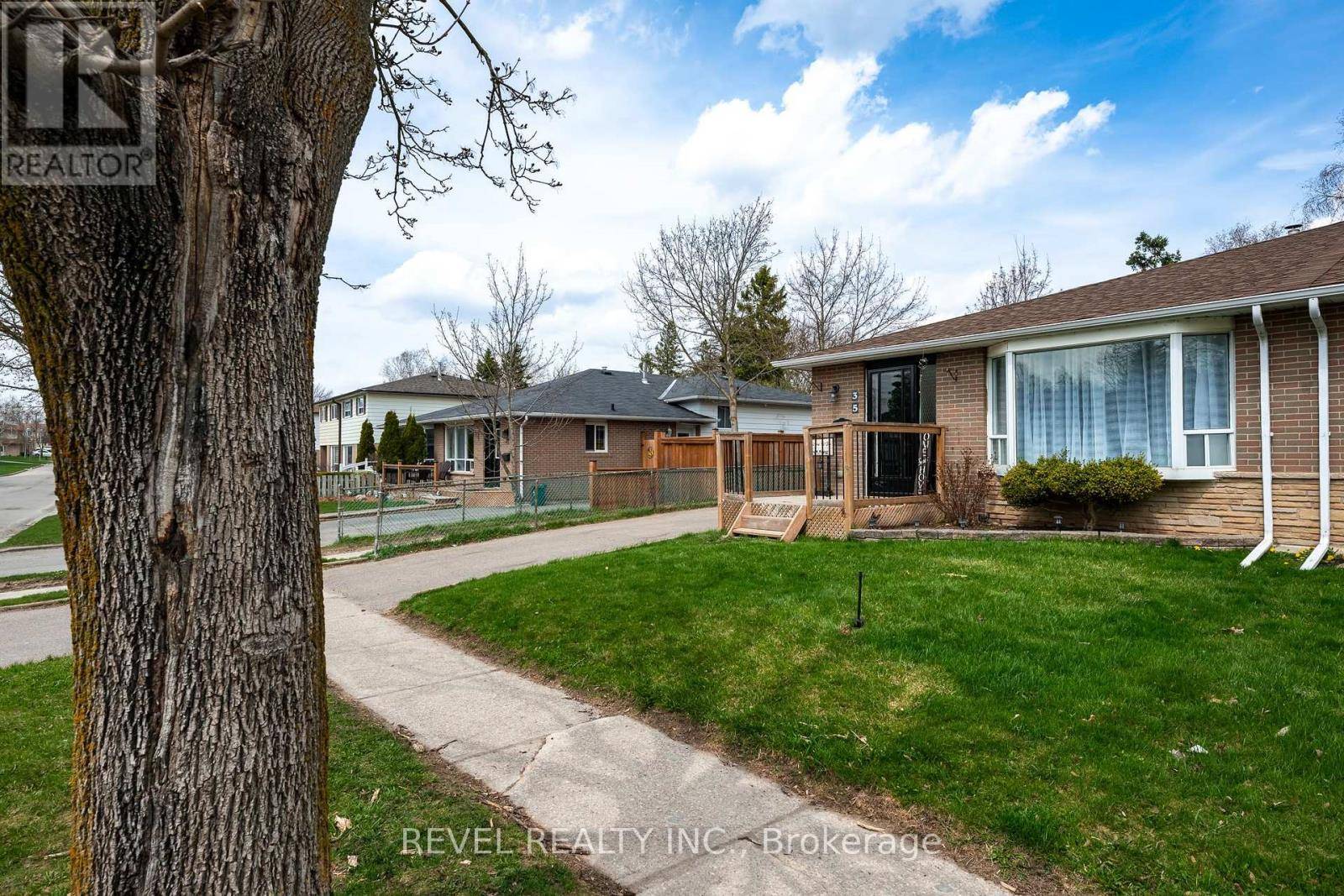 Orangeville, ON L9W2Y4,35 EDELWILD DRIVE