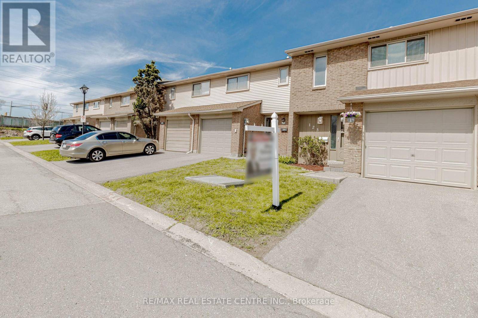 Oakville (fa Falgarwood), ON L6H2Z2,1526 Lancaster DR West #123