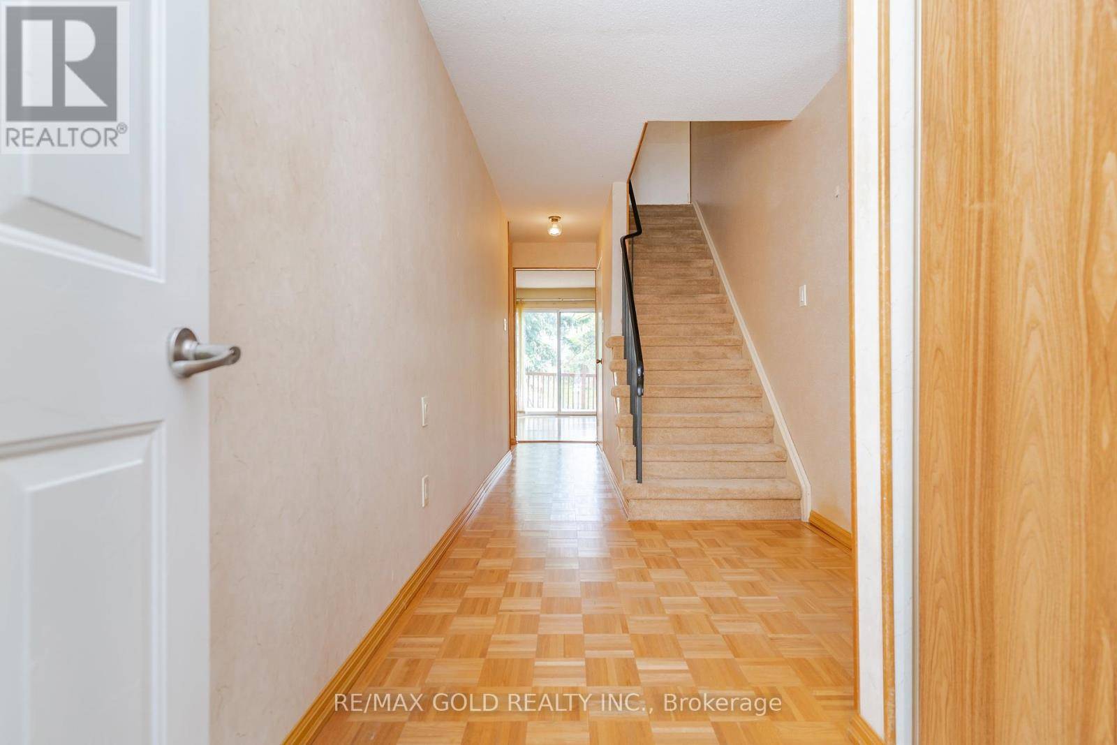 Brampton (central Park), ON L6S3N4,76 MAYFAIR CRESCENT
