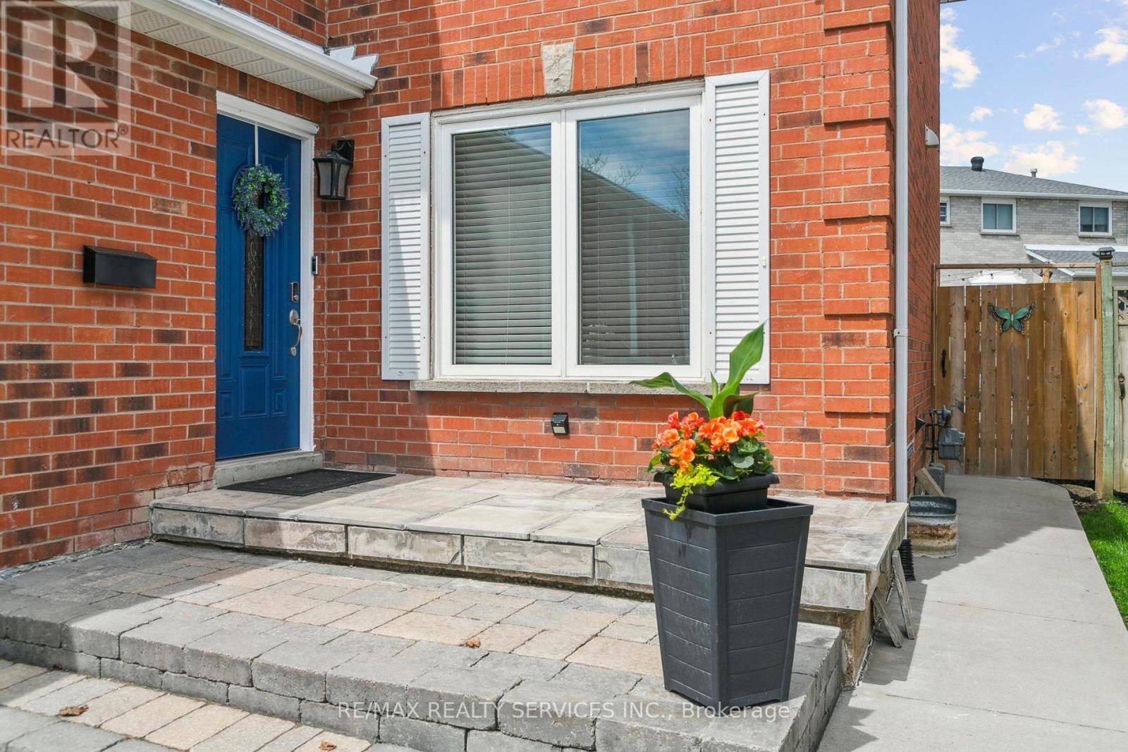 Brampton (northwood Park), ON L6X3Y6,120 FLOWERTOWN AVENUE