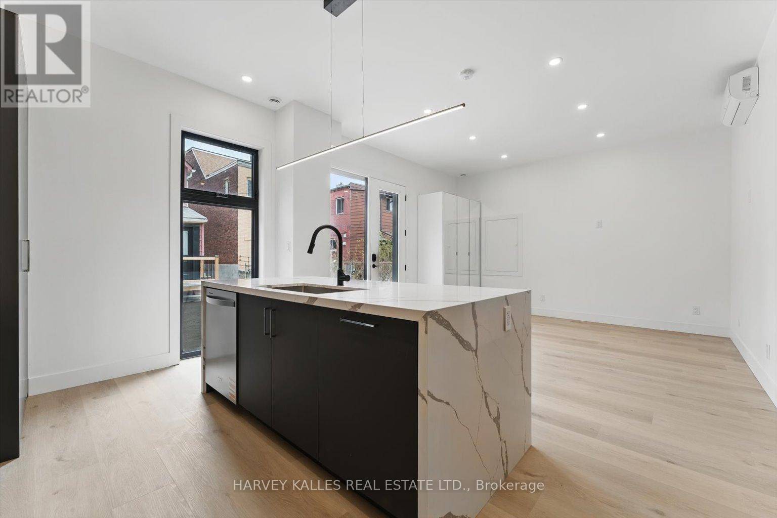 Toronto (dovercourt-wallace Emerson-junction), ON M6H4B6,REAR GARDEN SUITE - 1064 DUFFERIN STREET