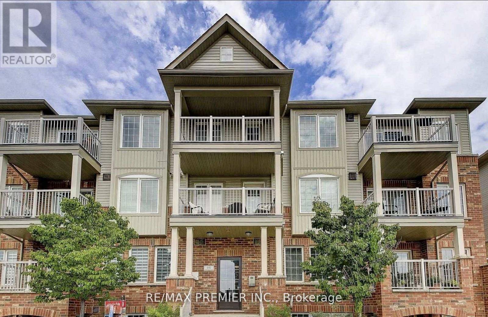 Toronto (humberlea-pelmo Park), ON M9M0C4,141 Isaac Devins BLVD #8