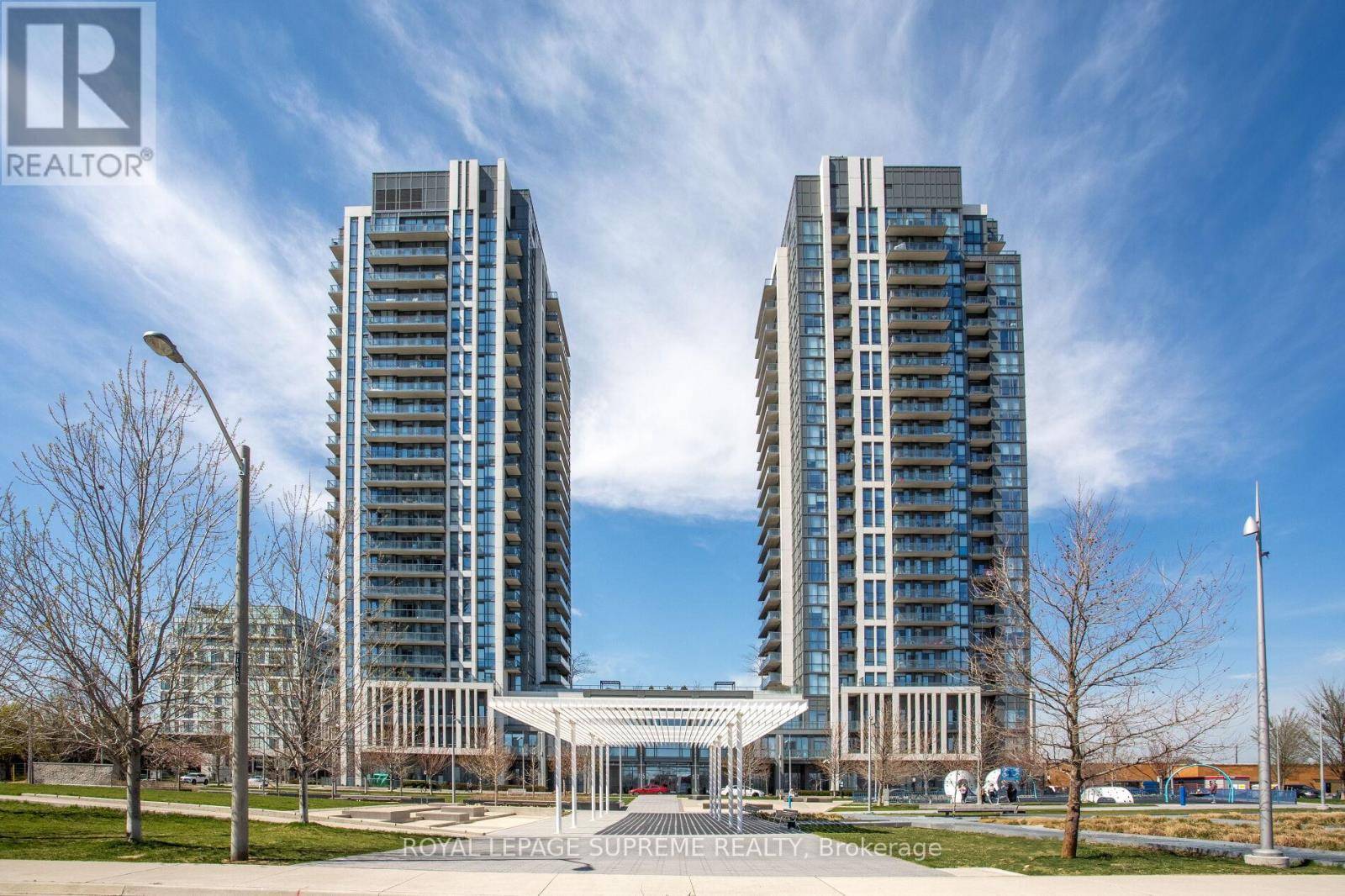 Toronto (islington-city Centre West), ON M8Z0C8,17 Zorra ST #306