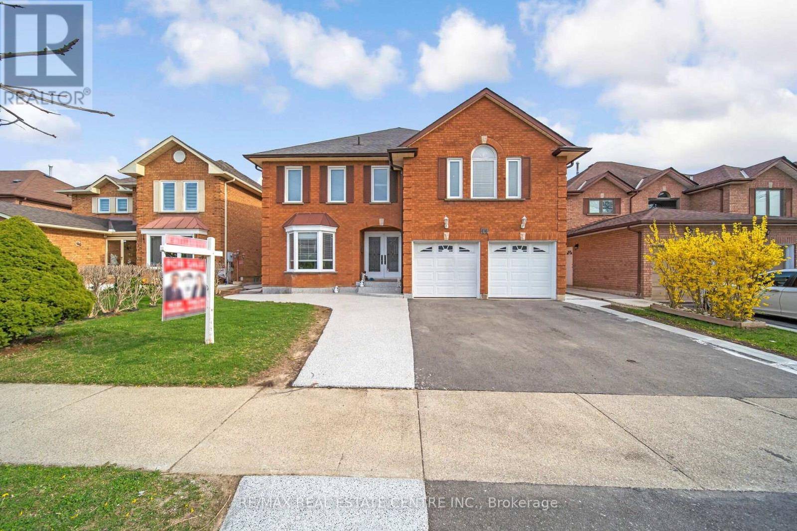 Brampton (heart Lake East), ON L6Z4K6,11 MOOREHEAD CRESCENT