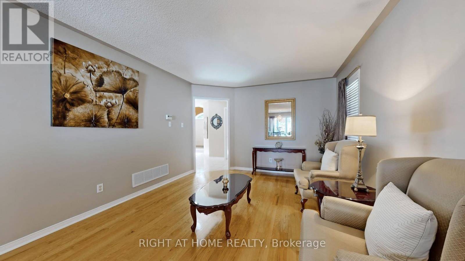 Brampton (fletcher's West), ON L6Y4T1,102 MULLIS CRESCENT
