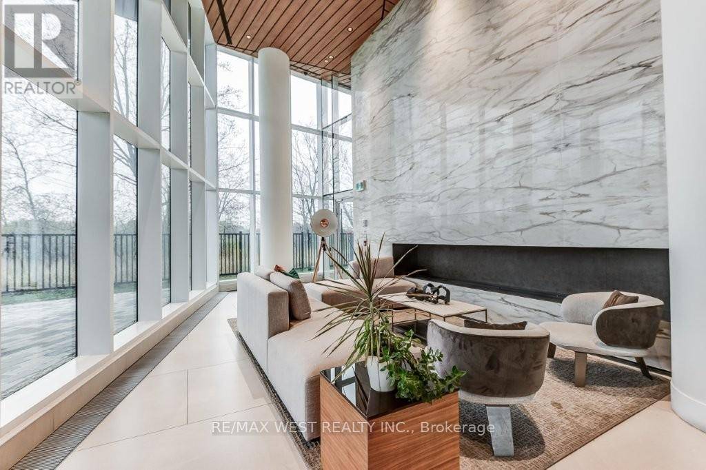 Toronto (edenbridge-humber Valley), ON M8X0B2,20 Brin DR #807