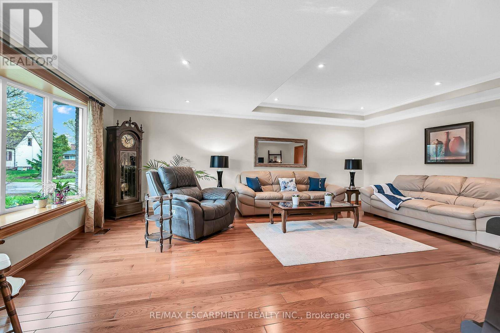 Burlington (freeman), ON L7R3P5,2352 BRINELL AVENUE