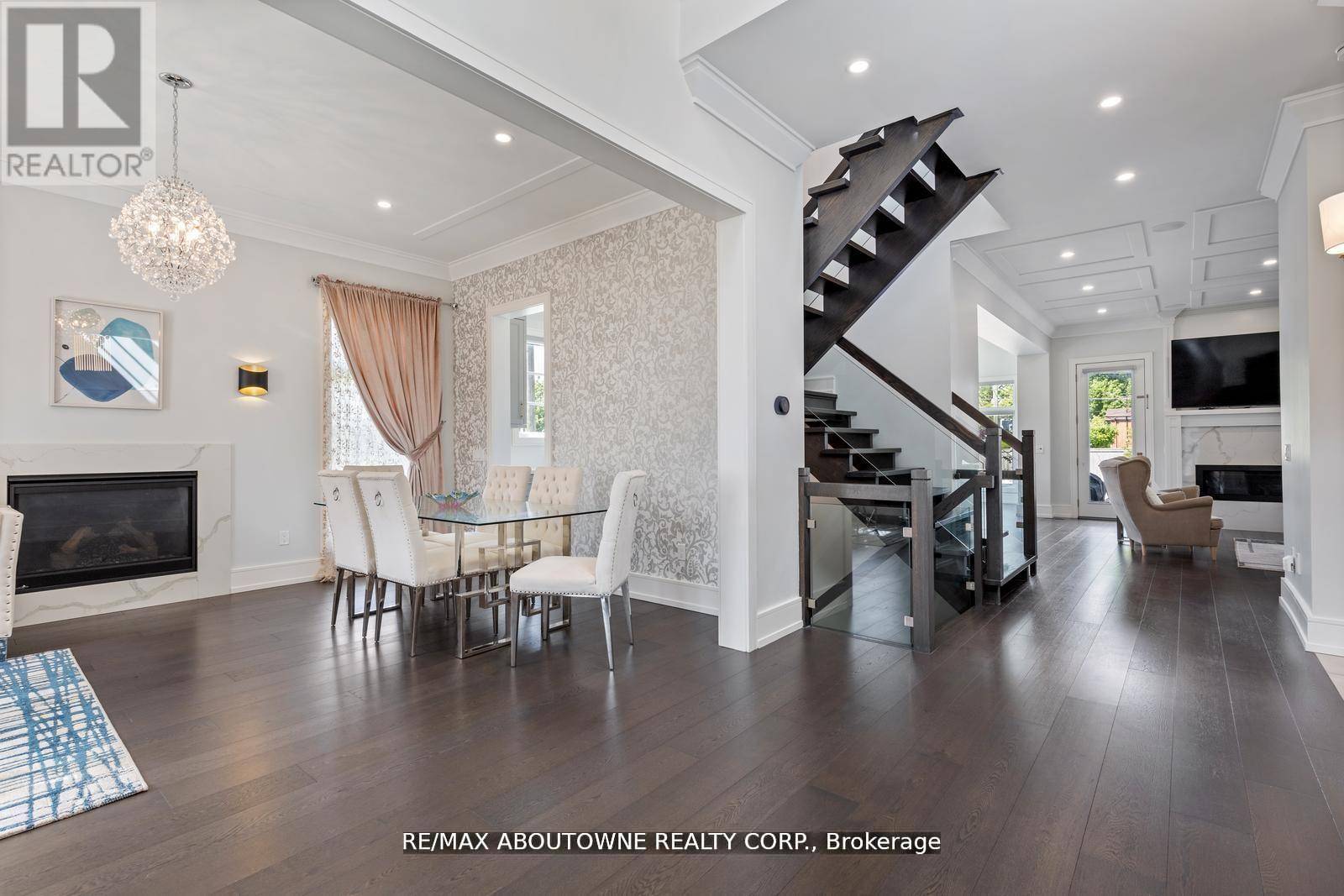 Oakville (wo West), ON L6K2N3,265 WOODALE AVENUE
