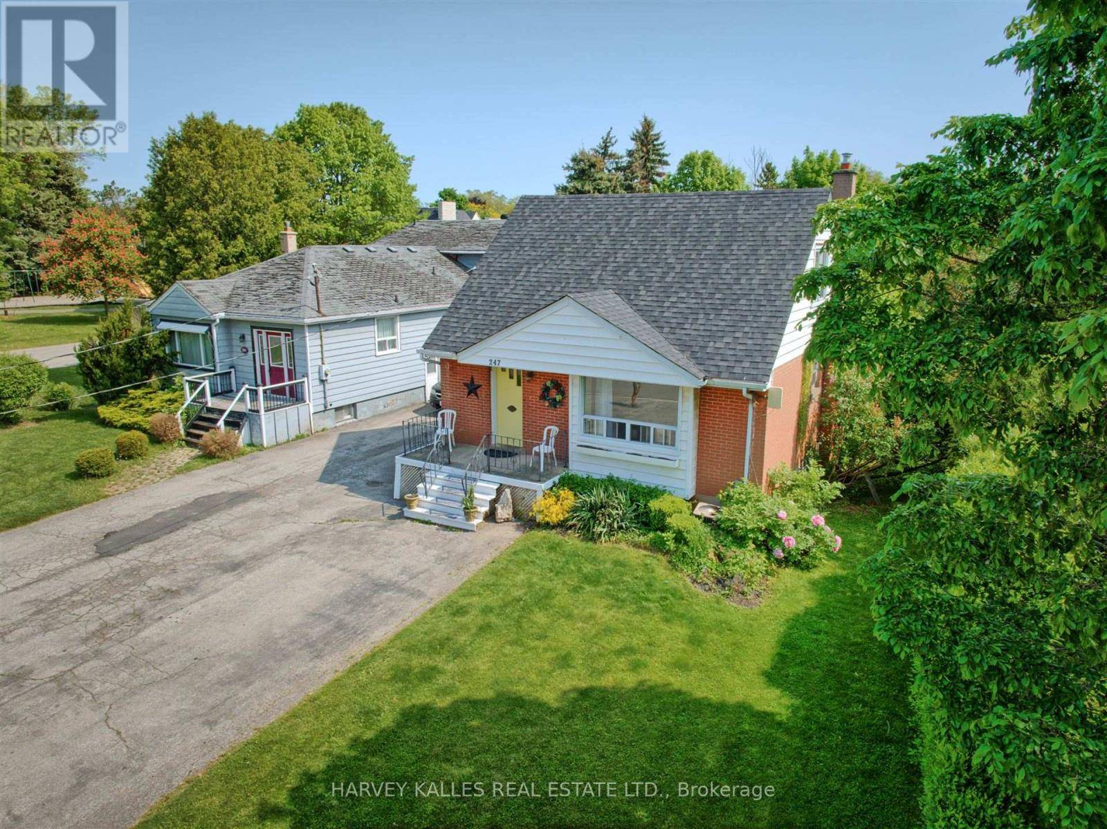 Oakville (br Bronte), ON L6L1W2,247 JENNINGS CRESCENT