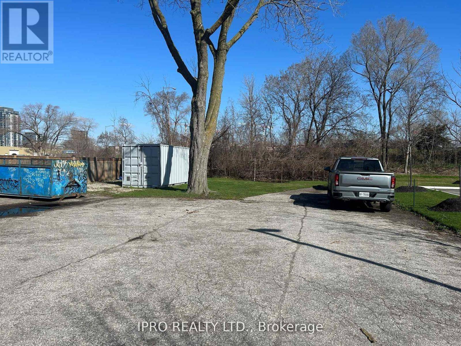 Toronto (mimico), ON M8Z1J7,196 EVANS AVENUE