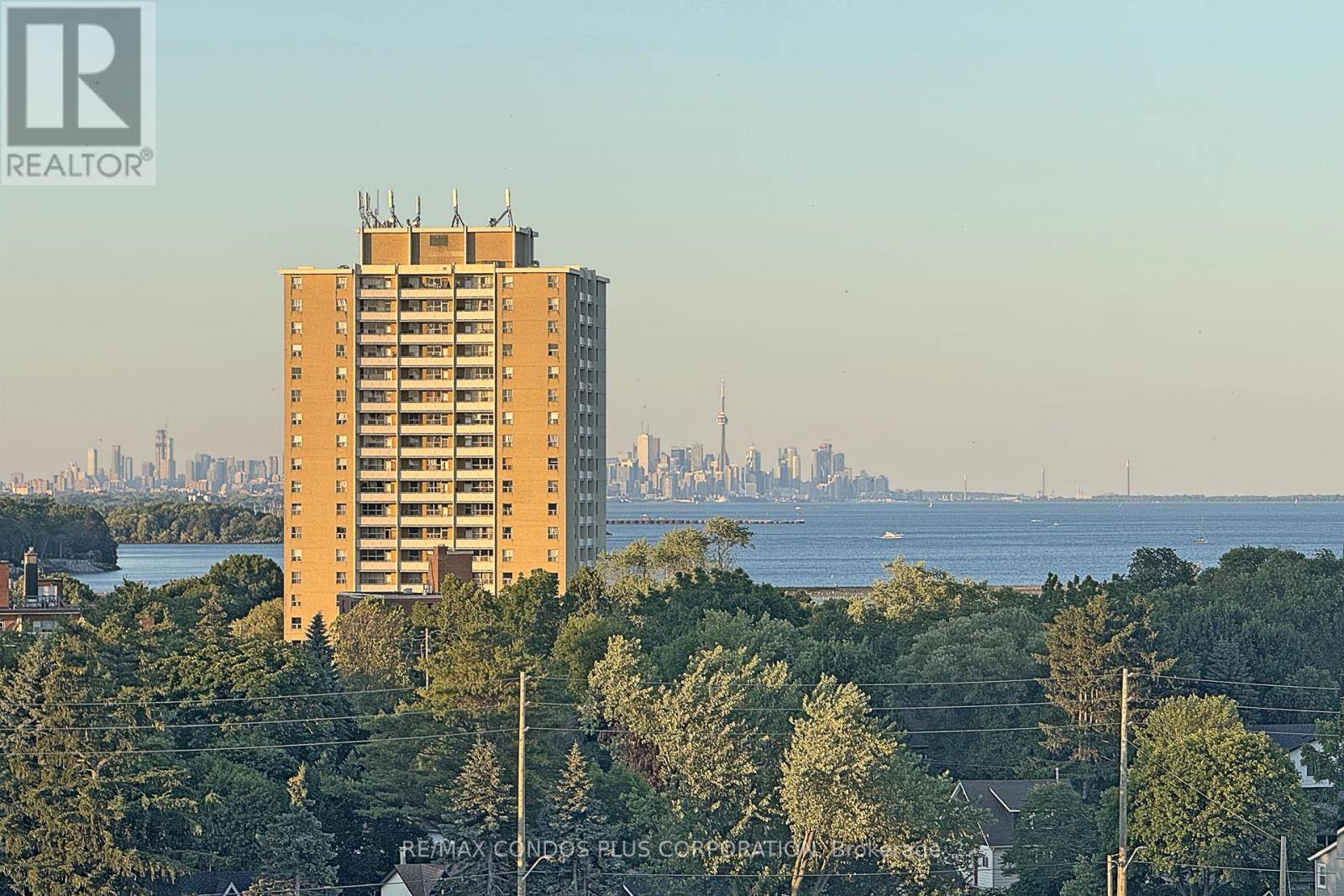 Mississauga (port Credit), ON L5H0A9,220 Missinnihe WAY #810