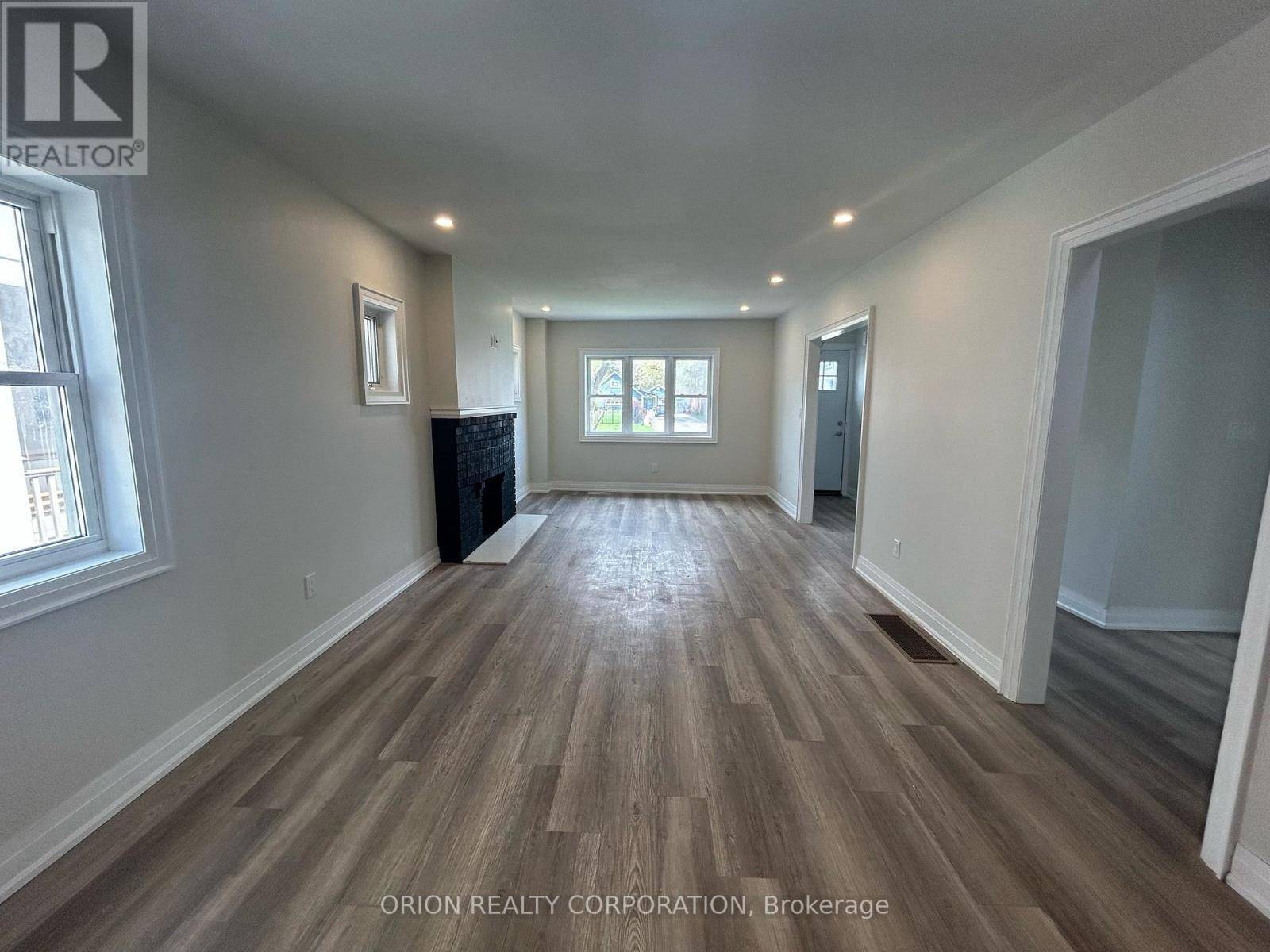 Mississauga (lakeview), ON L5E2M5,1016 Haig BLVD #Upper