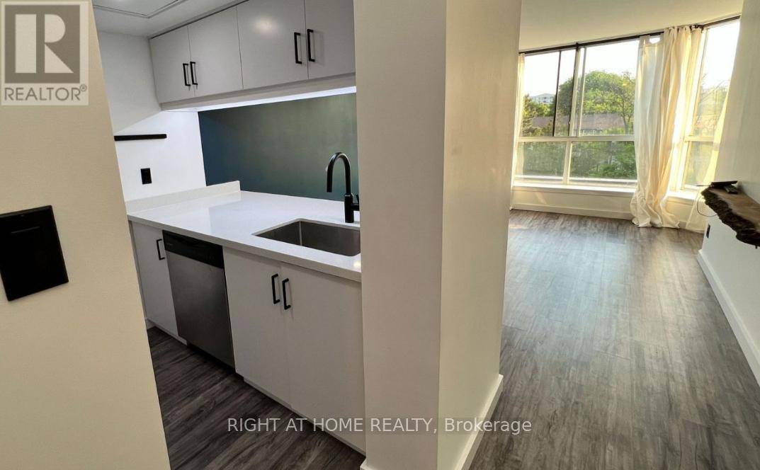 Mississauga (erindale), ON L5C4H3,880 Dundas ST West #209