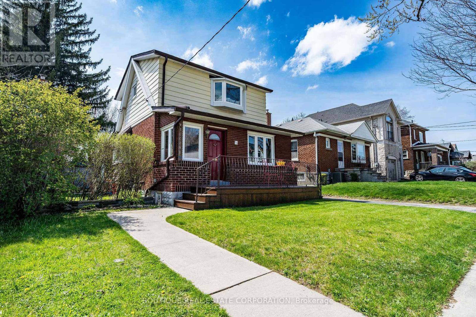 Toronto (stonegate-queensway), ON M8Y3K9,36 FRANCES AVENUE