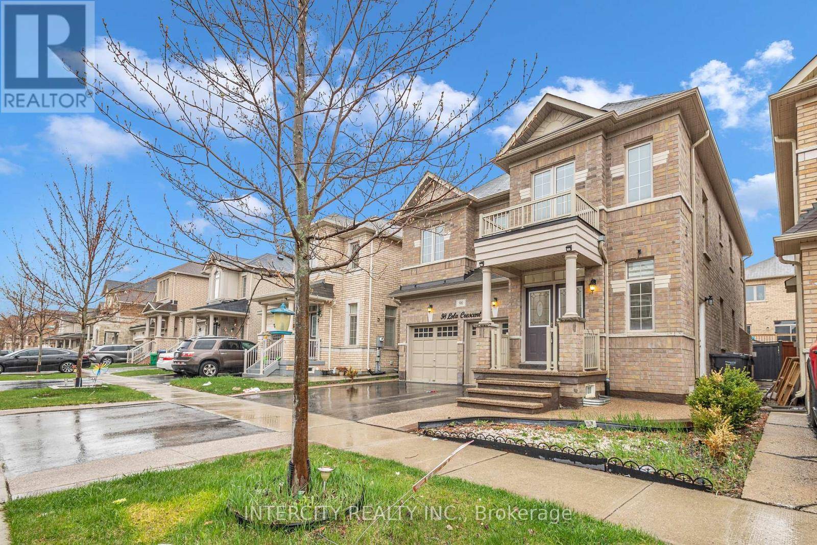 Brampton (northwest Brampton), ON L7A0A8,98 LOLA CRESCENT
