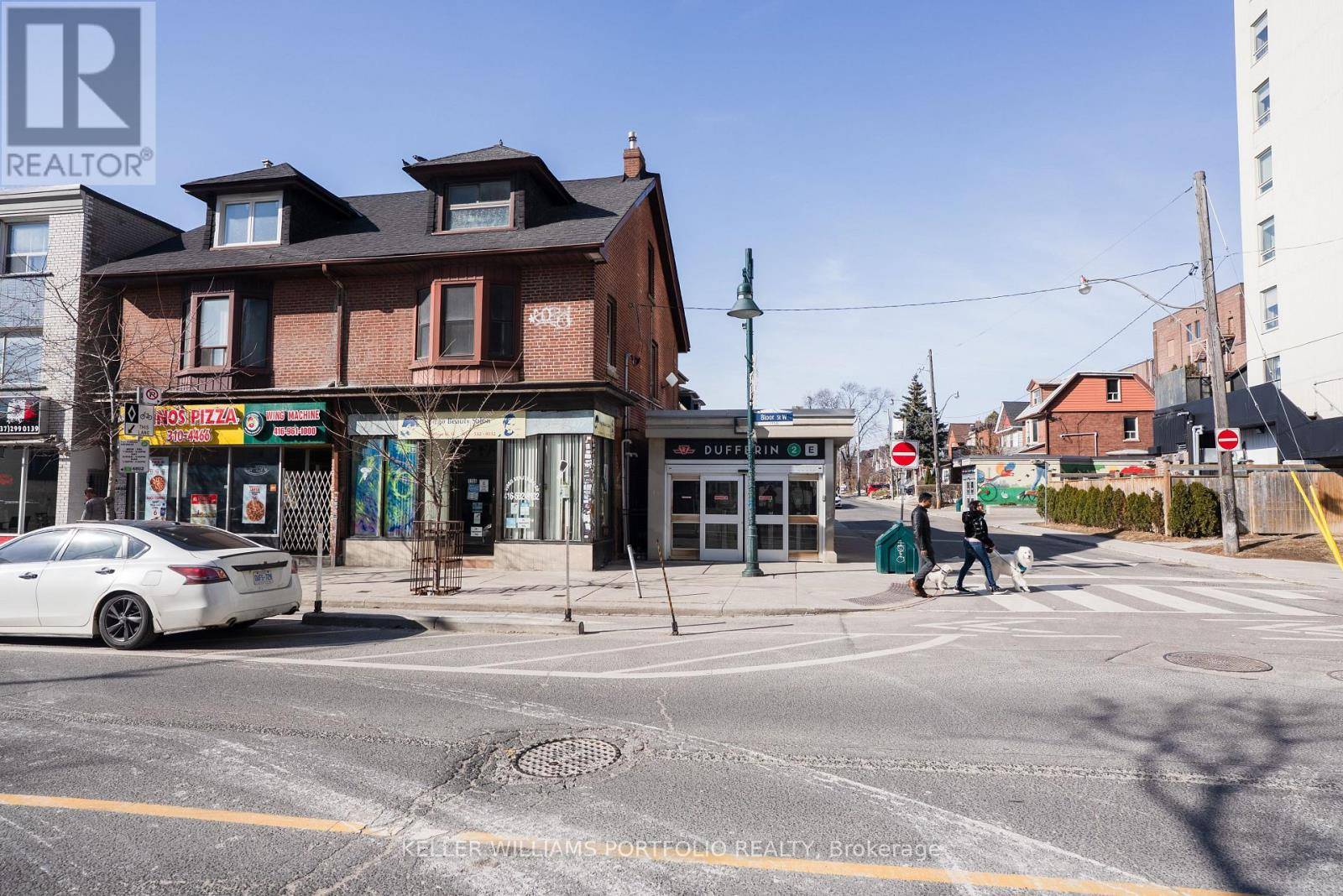 Toronto (dovercourt-wallace Emerson-junction), ON M6H1N1,1156 BLOOR STREET W