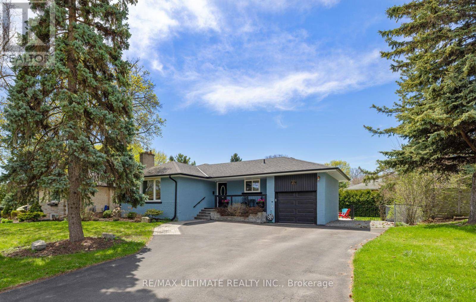 Oakville (br Bronte), ON L6L3X8,257 WALES CRESCENT