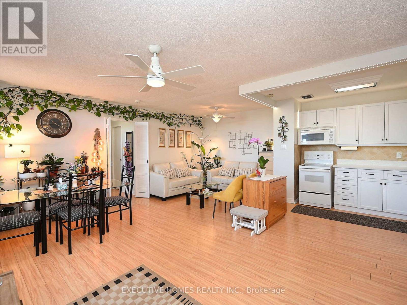 Mississauga (applewood), ON L4Y3A3,3065 Queen Frederica DR #1107