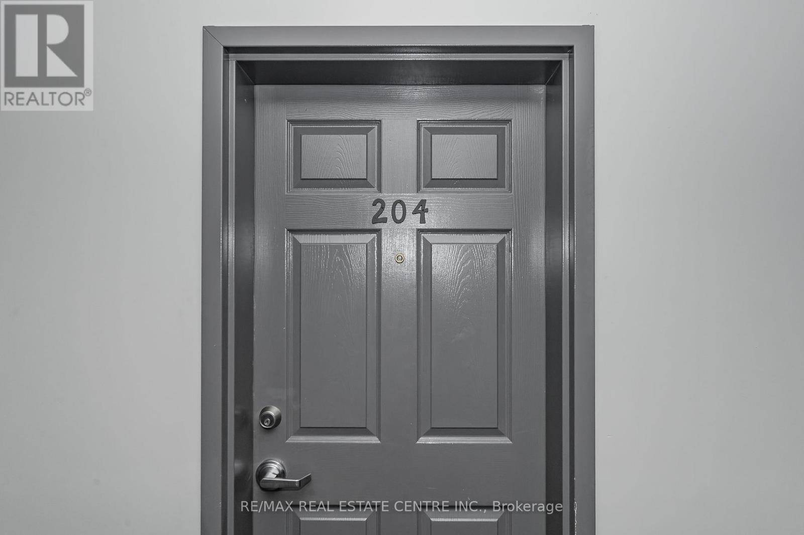 Oakville (ga Glen Abbey), ON L6M4M9,1440 Bishops Gate #204