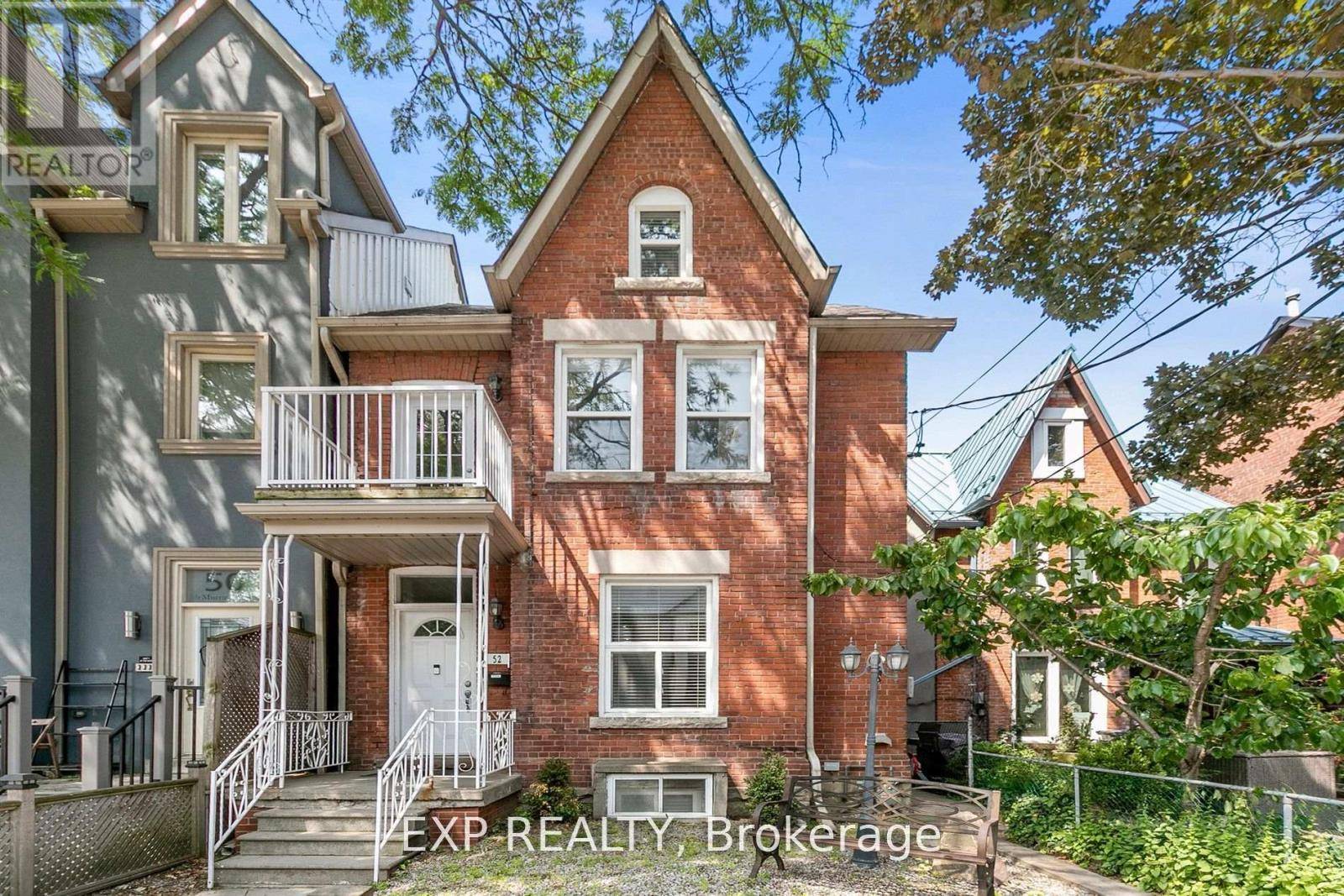 Toronto (junction Area), ON M6P2T1,52 McMurray AVE #2