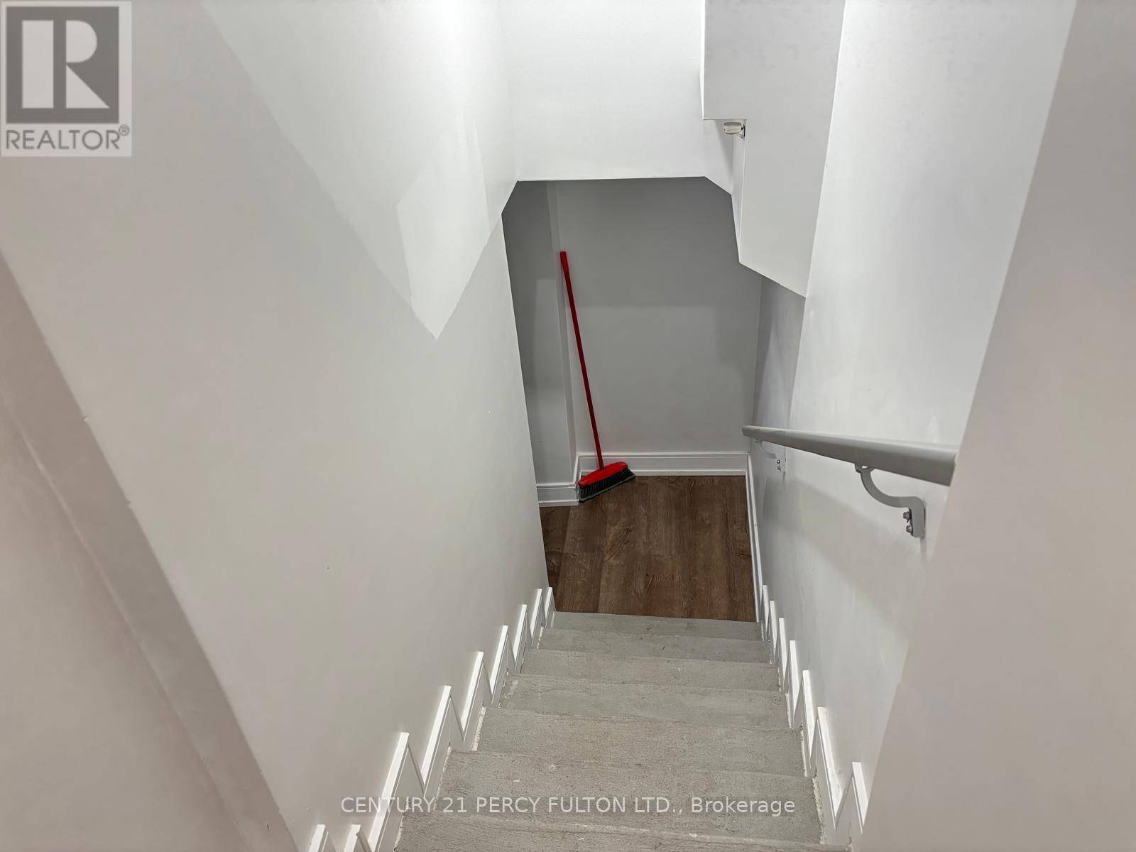 Toronto (brookhaven-amesbury), ON M6M4C4,678 Tretheway DR East #Unit #3