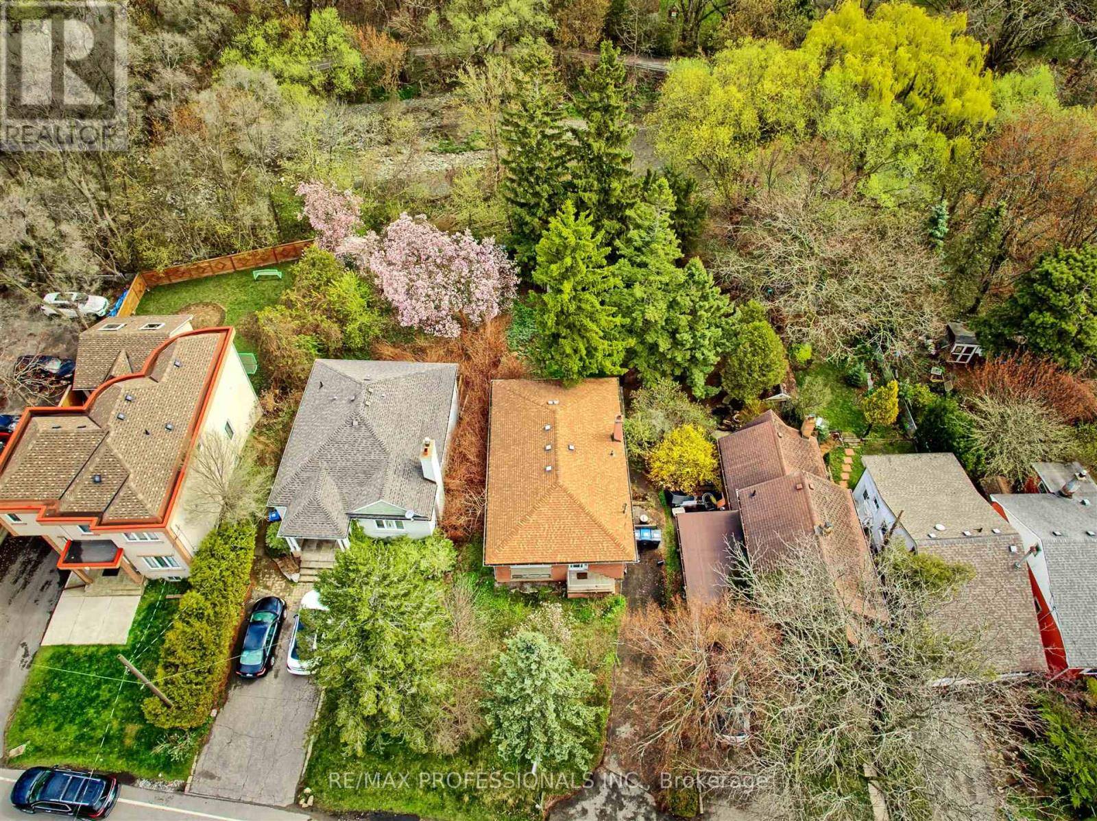 Mississauga (lakeview), ON L5G4E3,957 BEECHWOOD AVENUE