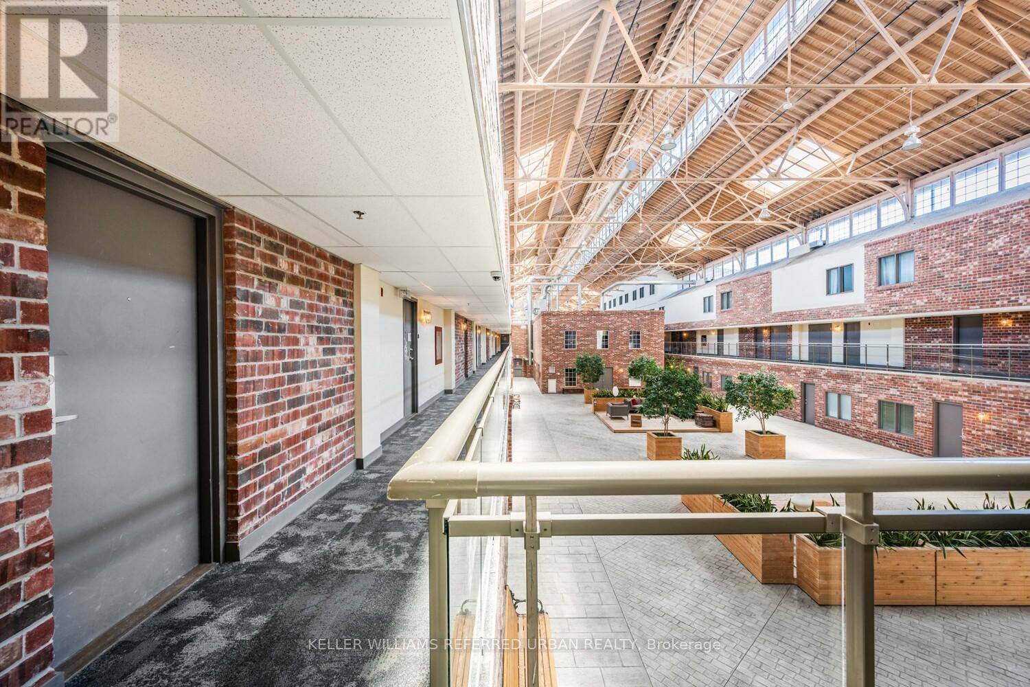 Toronto (dovercourt-wallace Emerson-junction), ON M6H4K1,1100 Lansdowne AVE #344