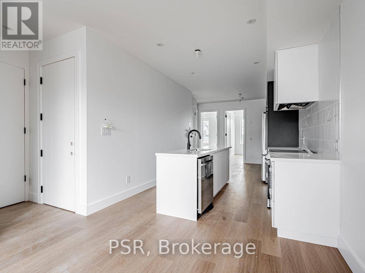 Toronto (roncesvalles), ON M6R1X6,2267 Dundas ST West #2