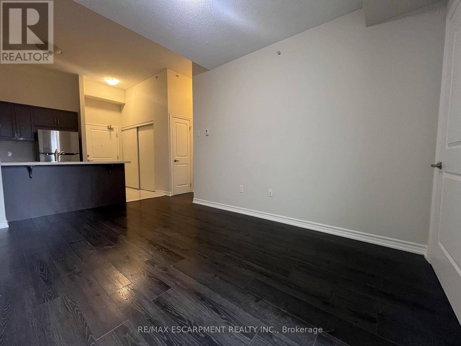 Milton (be Beaty), ON L9T9A7,640 Sauve ST #512