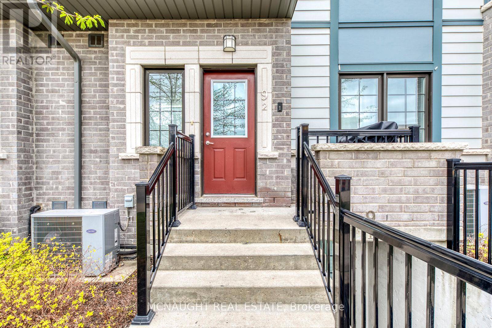 Toronto (keelesdale-eglinton West), ON M6M0B5,9 Forbes AVE #2