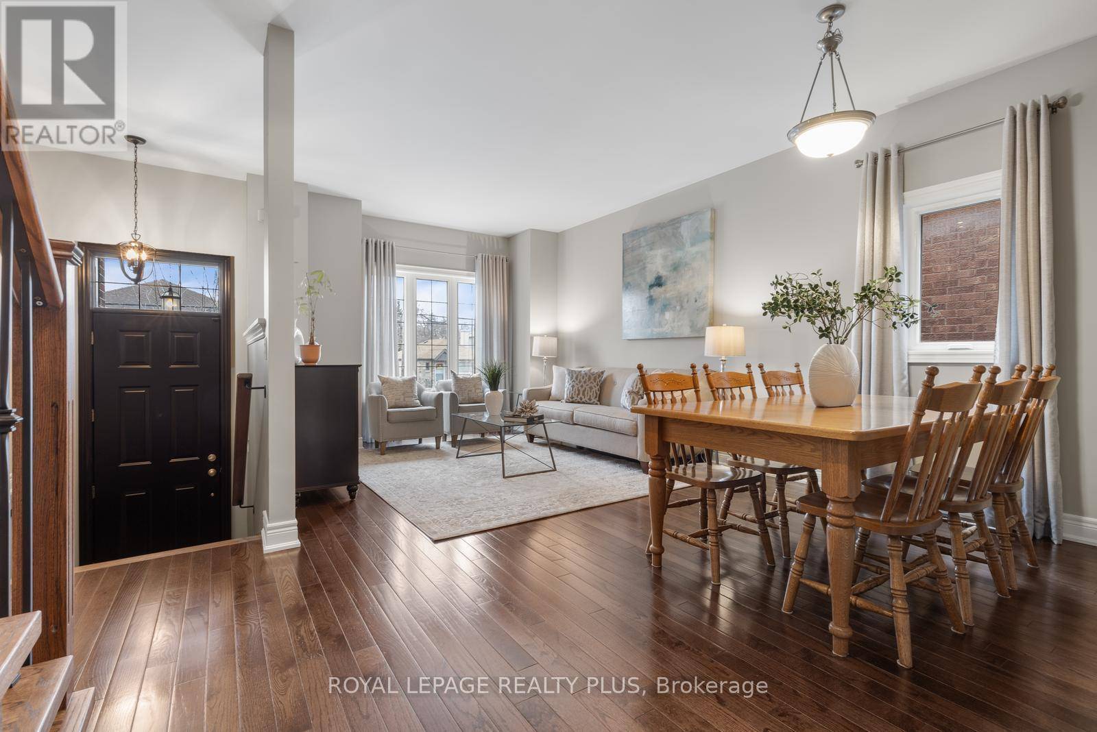 Toronto (long Branch), ON M8W1S3,45 ELDER AVENUE