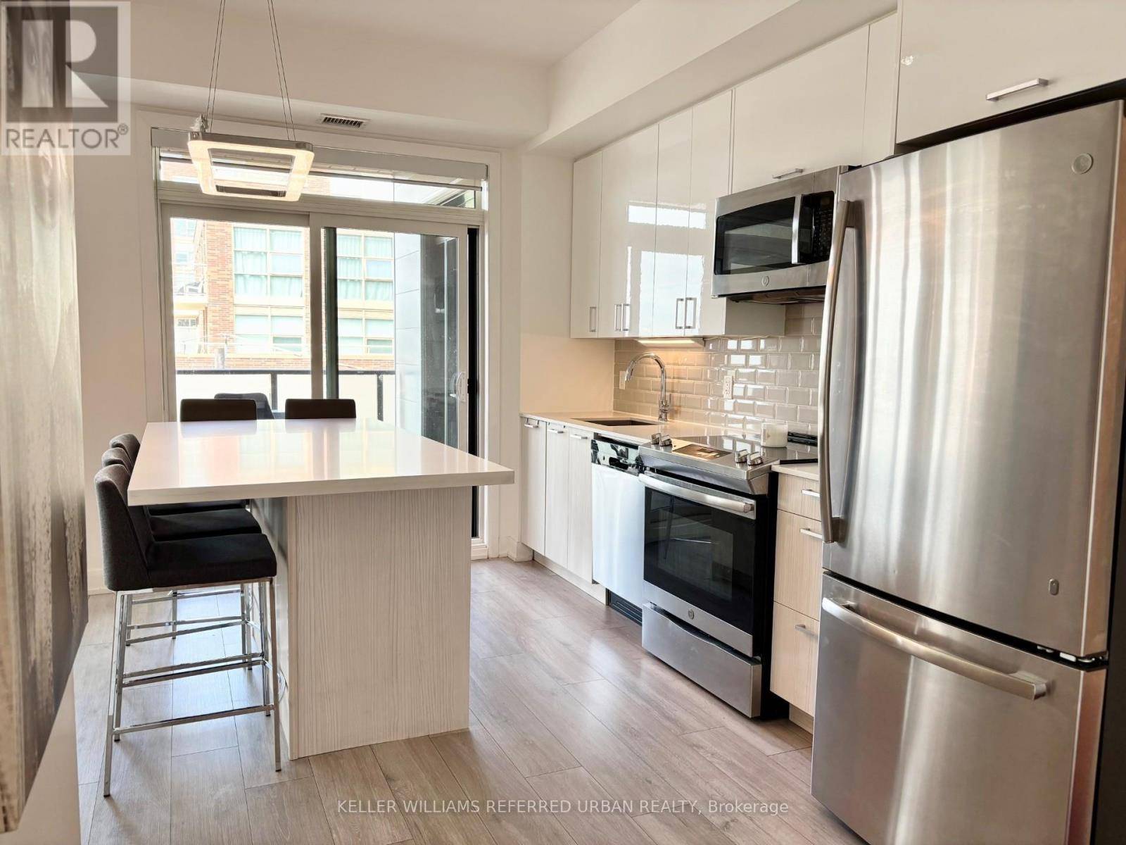 Toronto (weston-pellam Park), ON M6N2Z4,385 OSLER STREET