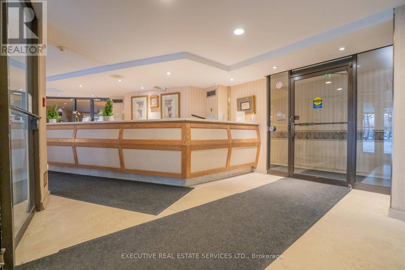 Mississauga (mississauga Valleys), ON L5A4B8,3700 Kaneff CRES #508