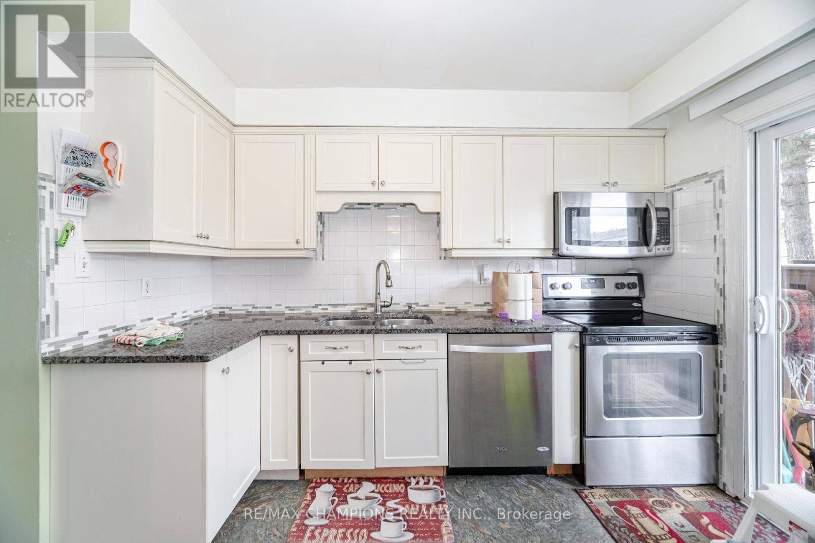 Mississauga (malton), ON L4T3M3,3525 Brandon Gate DR #17