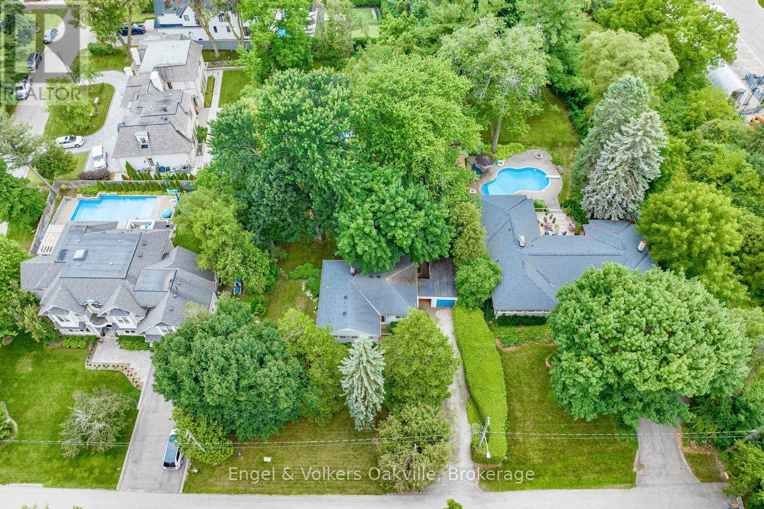 Oakville (mo Morrison), ON L6J4H6,504 CHAMBERLAIN LANE