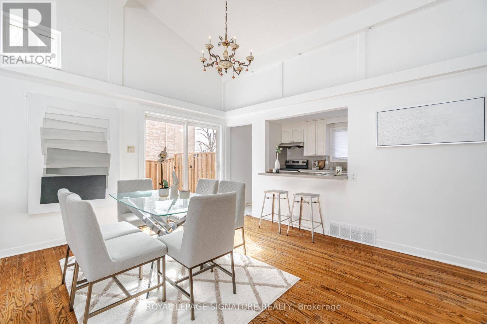 Mississauga (erindale), ON L5C2R1,2557 MINDEMOYA ROAD