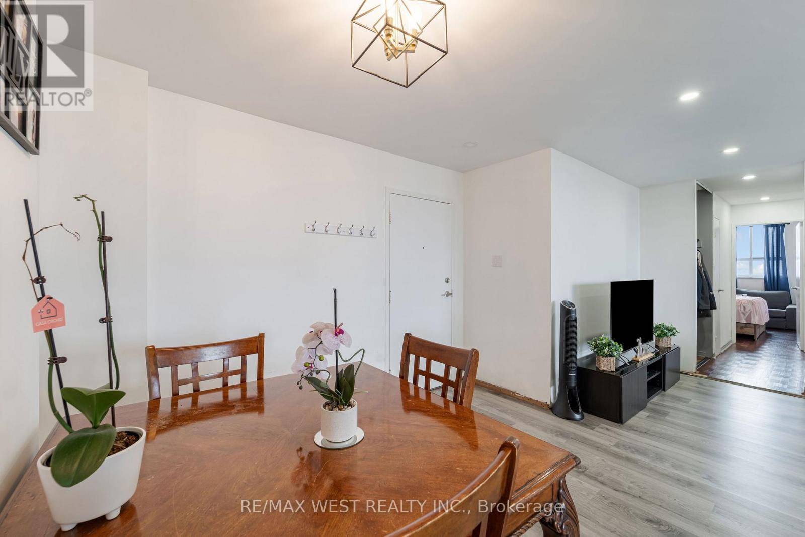 Mississauga (applewood), ON L4X1S2,1615 Bloor ST #1001
