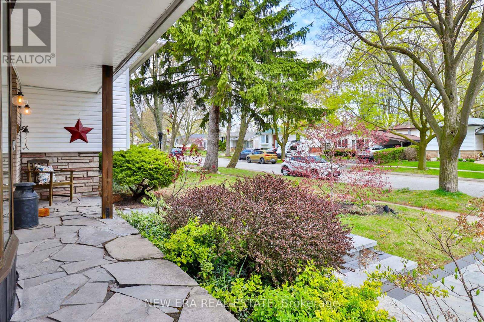 Burlington (appleby), ON L7L4H3,630 BLUE FOREST HILL