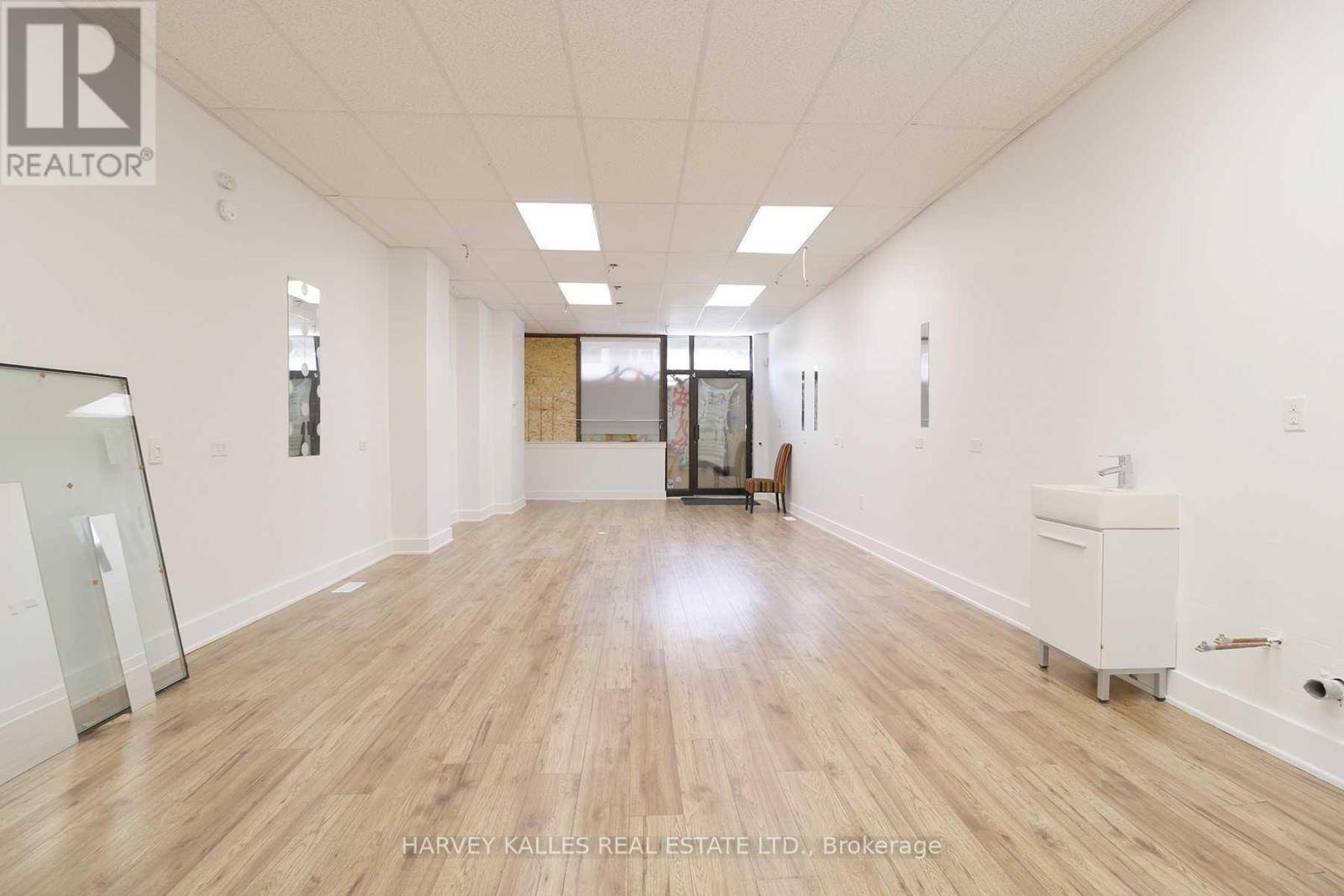 Toronto (south Parkdale), ON M6K1G4,1230 KING STREET W