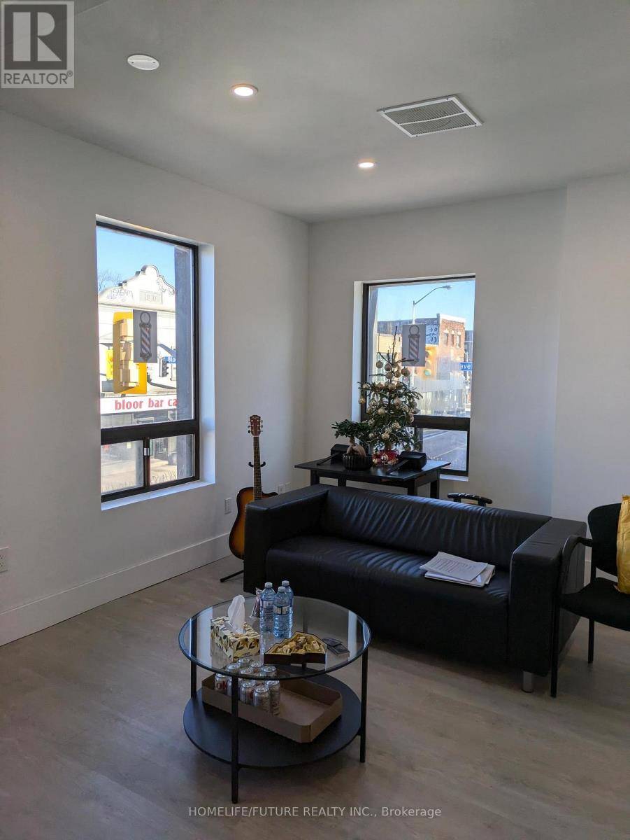Toronto (dovercourt-wallace Emerson-junction), ON M6H3B9,280 HAVELOCK STREET