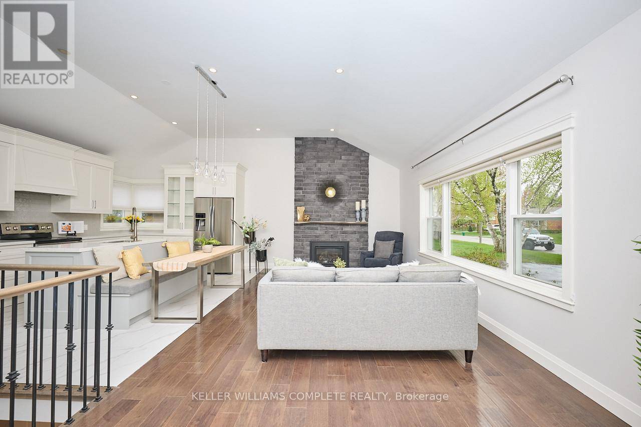 Burlington (lasalle), ON L7T3J1,965 KINGSWAY DRIVE
