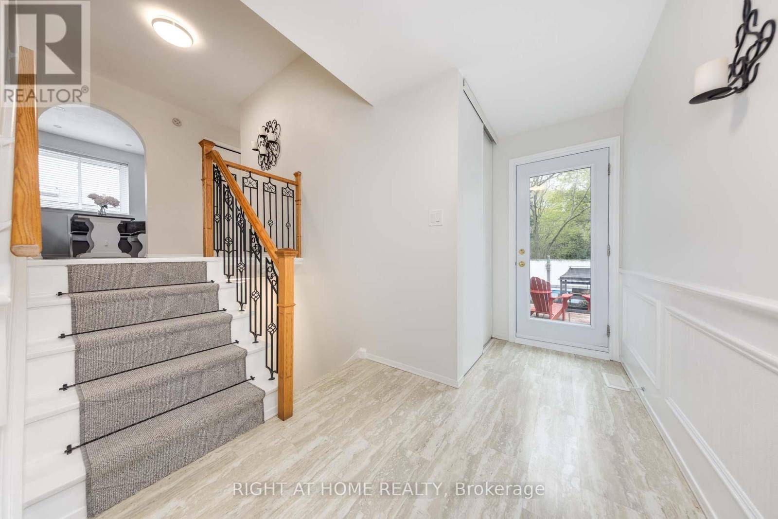 Burlington (shoreacres), ON L7L5A3,4300 LONGMOOR DRIVE