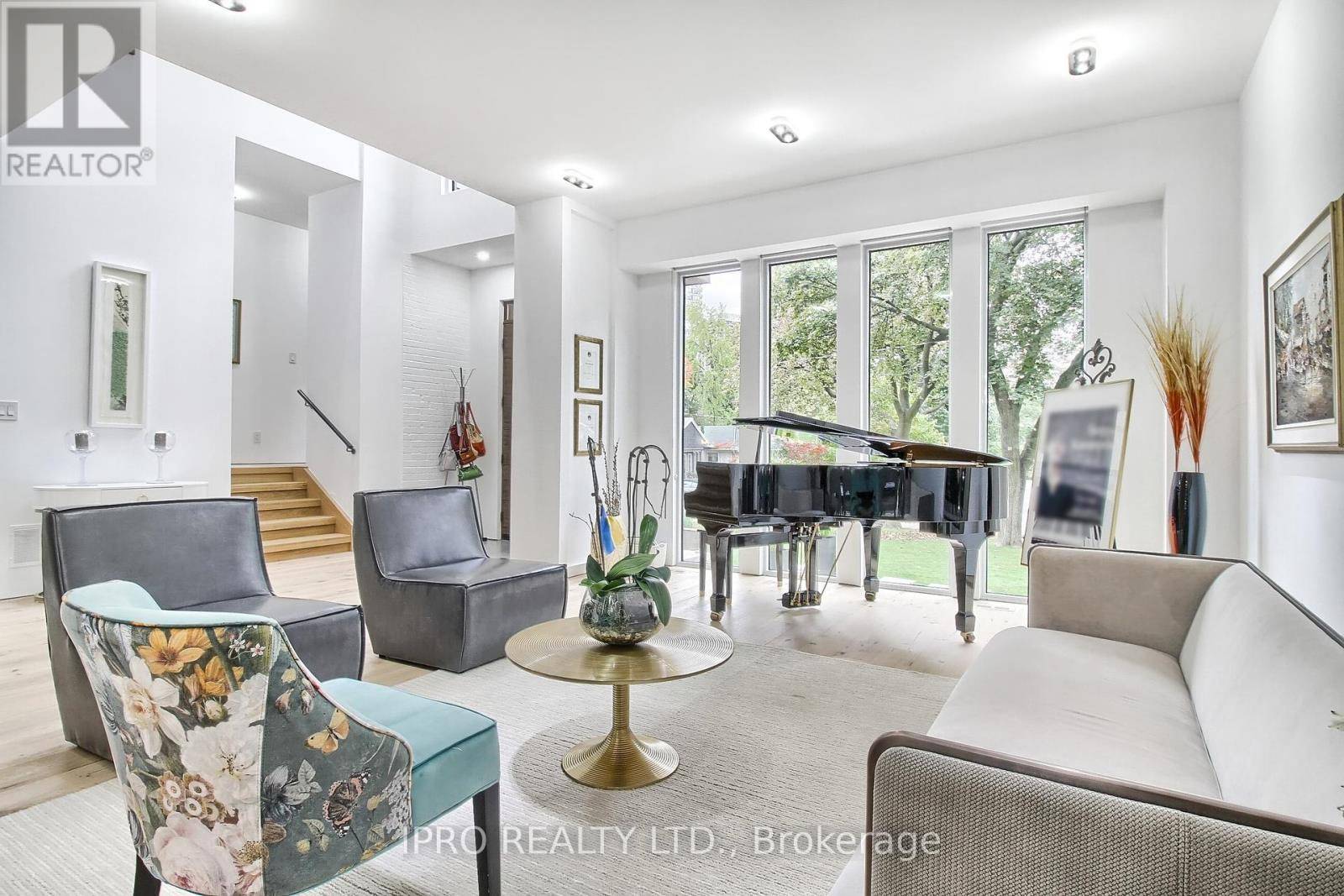 Toronto (princess-rosethorn), ON M9A1J6,5 HATTON COURT
